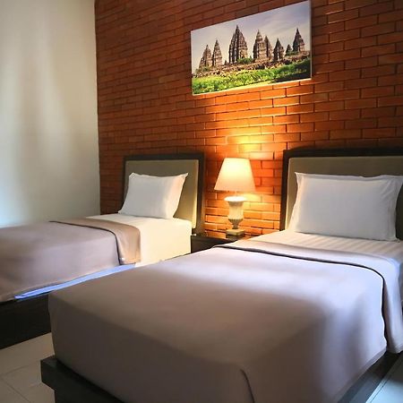 Omah Watu Homestay Γιογκιακάρτα Εξωτερικό φωτογραφία