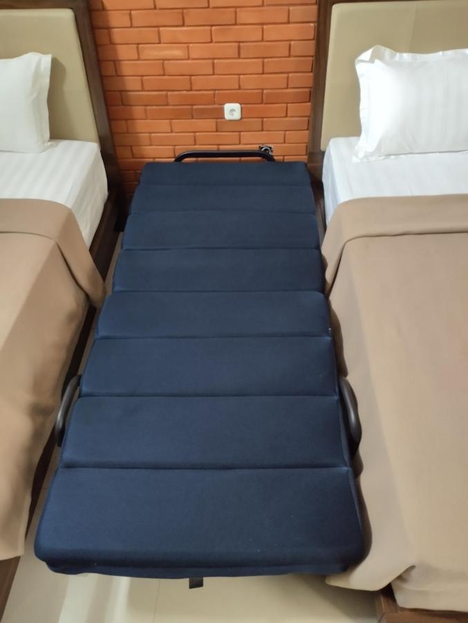 Omah Watu Homestay Γιογκιακάρτα Εξωτερικό φωτογραφία