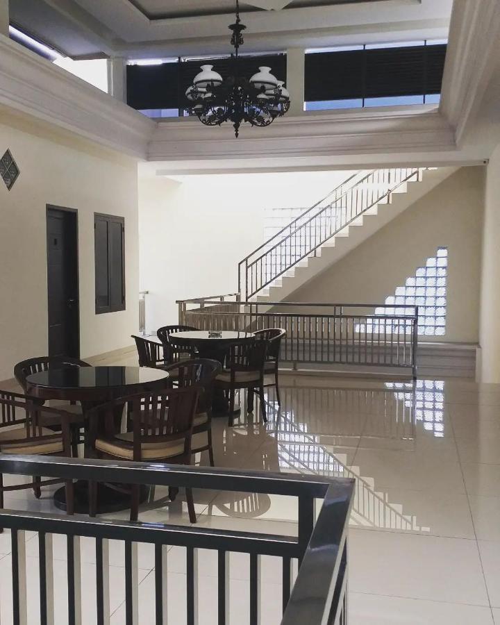 Omah Watu Homestay Γιογκιακάρτα Εξωτερικό φωτογραφία